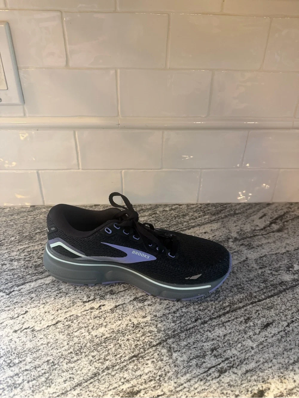Women’s Brooks Ghost 15 Size 6